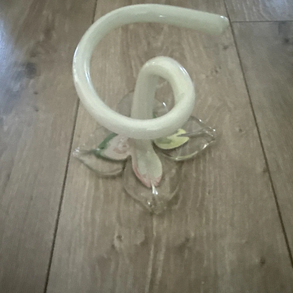Hand Blown Art Glass 4 Petal Flower With‎ Curly Stem Light Green Murano Style